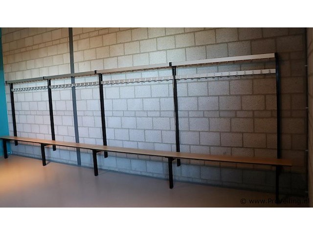 Kleedkamerbank met kapstok - 585x40x175cm - afbeelding 1 van  5