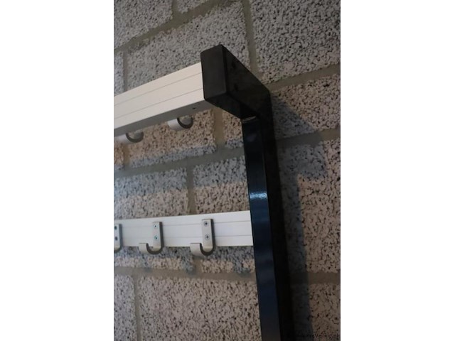 Kleedkamerbank met kapstok - 585x40x175cm - afbeelding 3 van  5