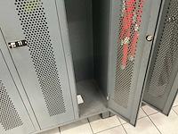 Kleedruimte inventaris - afbeelding 2 van  29