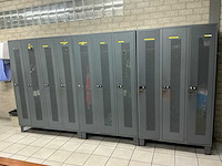 Kleedruimte inventaris - afbeelding 3 van  29