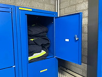 Kleedruimte inventaris - afbeelding 15 van  29