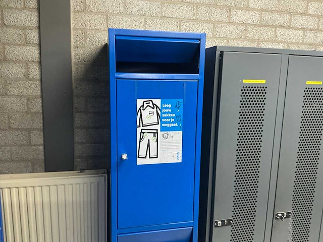 Kleedruimte inventaris - afbeelding 20 van  29