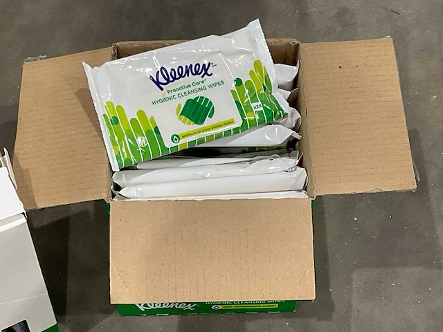 Kleenex - display met hygiëne materialen - afbeelding 9 van  11