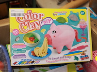 Klei set model varken 1x in ds 16 - afbeelding 3 van  3