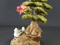 Kleine boom met bloem - afbeelding 3 van  5