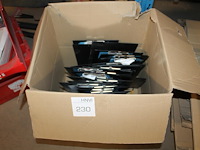 Klemborden in doos. ca. 25 stuks. - afbeelding 1 van  1