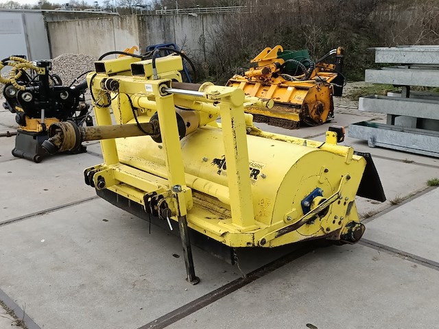 Klepelmaaier, ducker, umx 18 hvx, 2011 - afbeelding 6 van  11