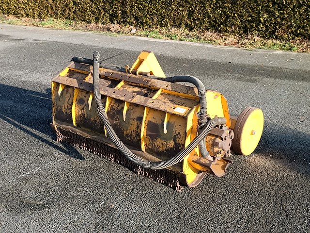 Klepelmaaier, herder, kmd 130, 1993 - afbeelding 1 van  16