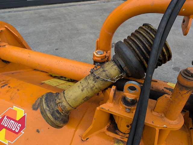 Klepelmaaier, humus, a 180 h, 2014 - afbeelding 2 van  17