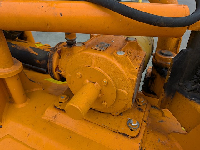 Klepelmaaier, humus, a 180 h, 2014 - afbeelding 3 van  17