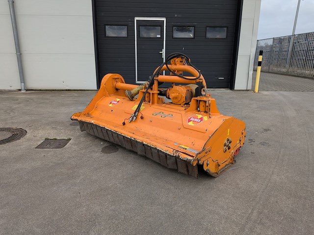 Klepelmaaier, humus, a 180 h, 2014 - afbeelding 1 van  17