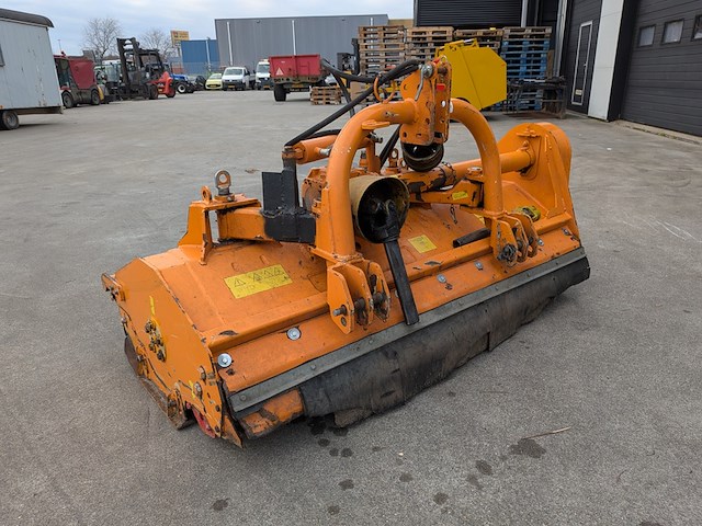 Klepelmaaier, humus, a 180 h, 2014 - afbeelding 11 van  17