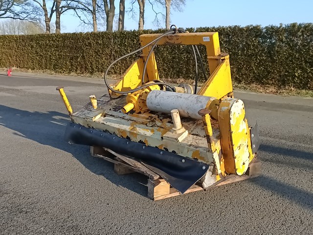 Klepelmaaier, mos, fa-175, 1995 - afbeelding 1 van  8