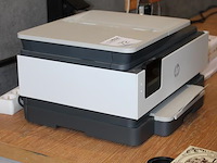 Kleurenprinter hp officejet pro 8122e met papier en cartridges. - afbeelding 2 van  3