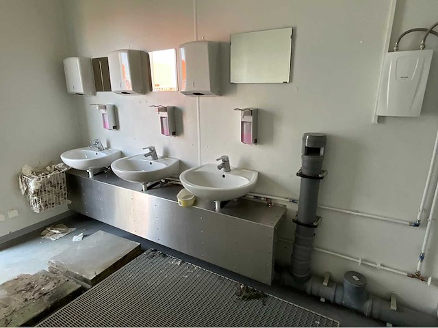 Kleusberg solid typ 10 sanitair unit - afbeelding 11 van  13