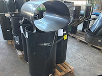 Kleventa partij ventilatie-/en dakmateriaal - afbeelding 1 van  13