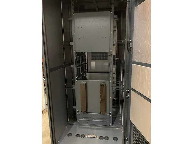 Klimaatkast td-010a voor buitenopstelling, 19 inch, inclusief 2 batterijmodules van 5 kwh - afbeelding 3 van  7