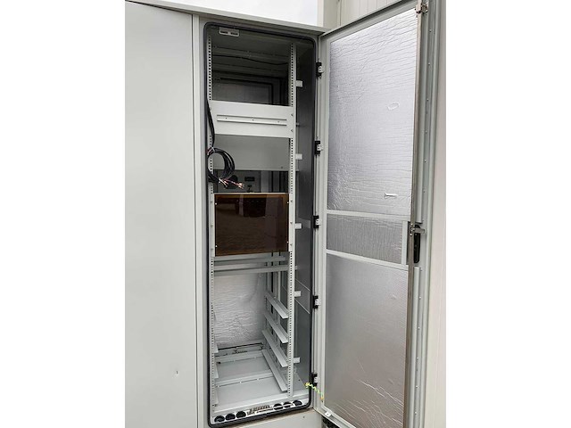 Klimaatkast td-030 voor buitenopstelling, 19 inch, koelen en verwarmen, geschikt voor batterijopslag of servers - afbeelding 4 van  5