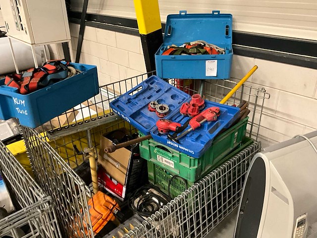 Klimmateriaal en divers - afbeelding 1 van  7