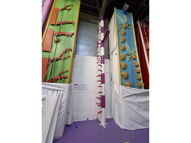 Klimwand, banana jump - afbeelding 1 van  7