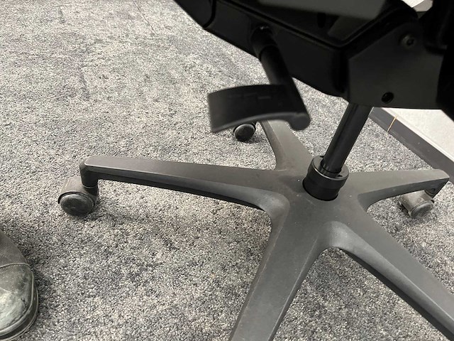 Klöber - ergonomische bureaustoel - zwart - afbeelding 9 van  9
