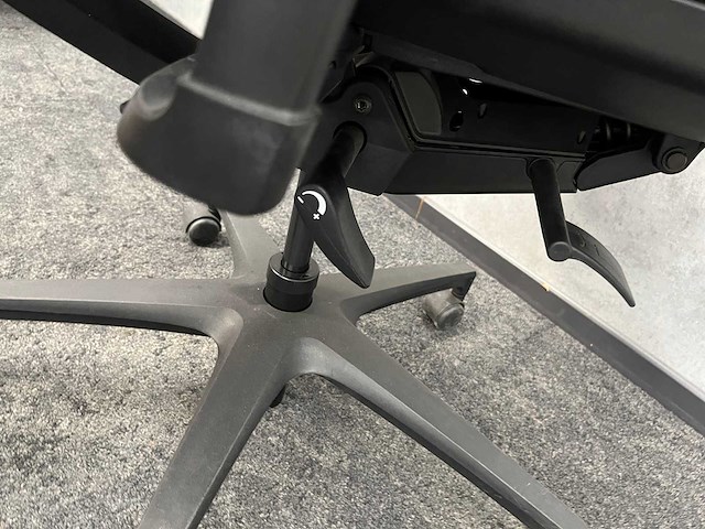 Klöber - ergonomische bureaustoel - zwart - afbeelding 1 van  5