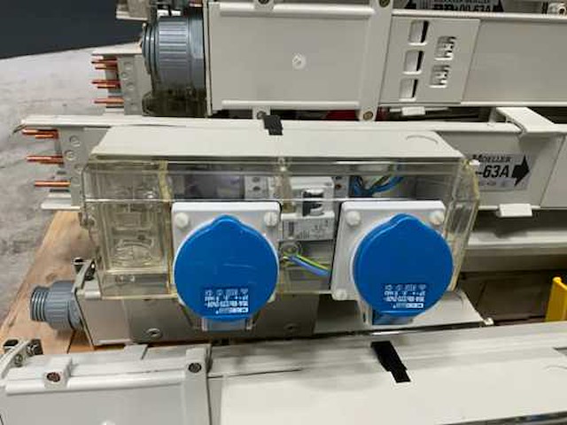 Klöckner-moeller 63a stroomspanningsrails ca 80m - afbeelding 3 van  7