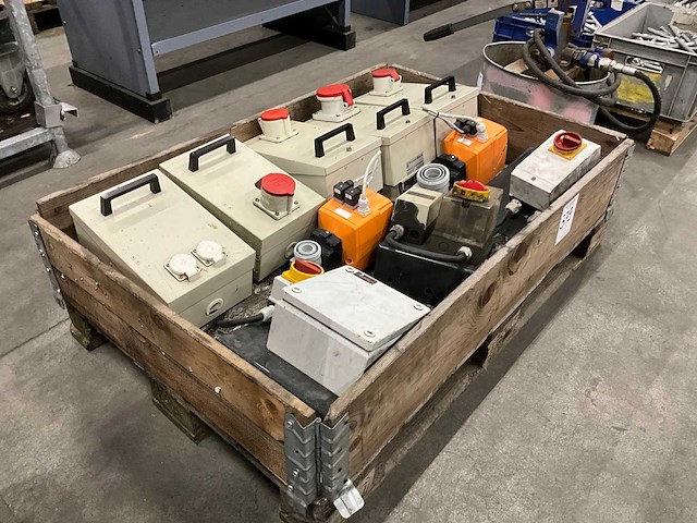 Klockner moeller canalis wandcontacdozen en divers (5x) - afbeelding 2 van  6