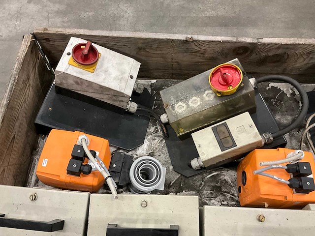 Klockner moeller canalis wandcontacdozen en divers (5x) - afbeelding 6 van  6