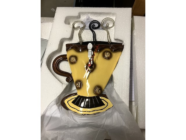 Klok mokka cup, werkt op batterijen, niet meegeleverd - afbeelding 1 van  5