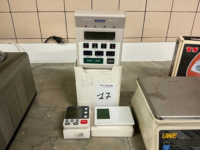 Klok / timer (3x) - afbeelding 1 van  5