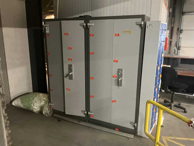 Kluis (2x) - afbeelding 1 van  9