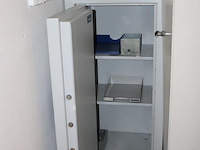 Kluis sharvat neutron star maat 5 gradatie 2. 209 kg. afmeting 60 x 51 x 120 cm. sleutel aanwezig. - afbeelding 2 van  3