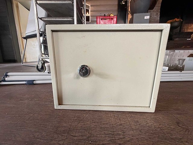 Kluis - afbeelding 1 van  3