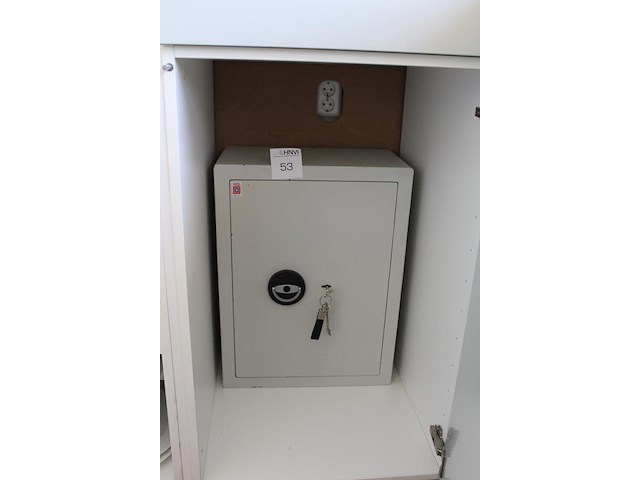 Kluiskast met 60 sleutel posities en twee sleutels. afmeting 45 x 25,5 x 61 cm. - afbeelding 3 van  3