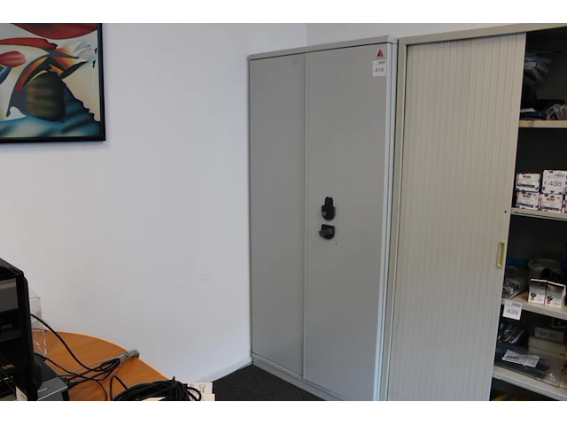 Kluiskast profiler met twee deuren, afm. 94 x 54 x 195 cm. - afbeelding 1 van  3