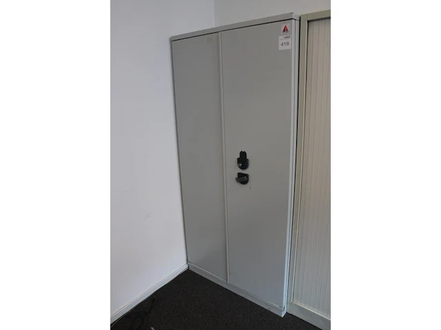 Kluiskast profiler met twee deuren, afm. 94 x 54 x 195 cm. - afbeelding 2 van  3