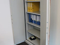 Kluiskast profiler met twee deuren, afm. 94 x 54 x 195 cm. - afbeelding 3 van  3
