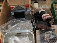 Klusproducten w.o. dakdoorvoer, inbouw afvalbak, dakloodvervanger, mandjes, metalen poten en hilti producte... - afbeelding 3 van  3