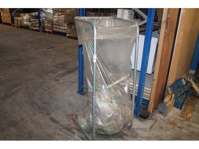 Knapzakhouder. - afbeelding 1 van  2