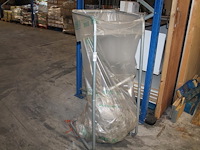 Knapzakhouder. - afbeelding 1 van  2