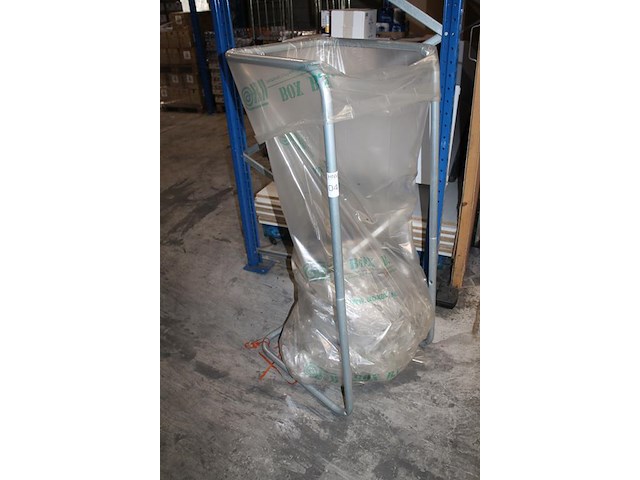 Knapzakhouder. - afbeelding 2 van  2