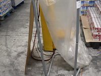 Knapzakhouder. - afbeelding 2 van  2