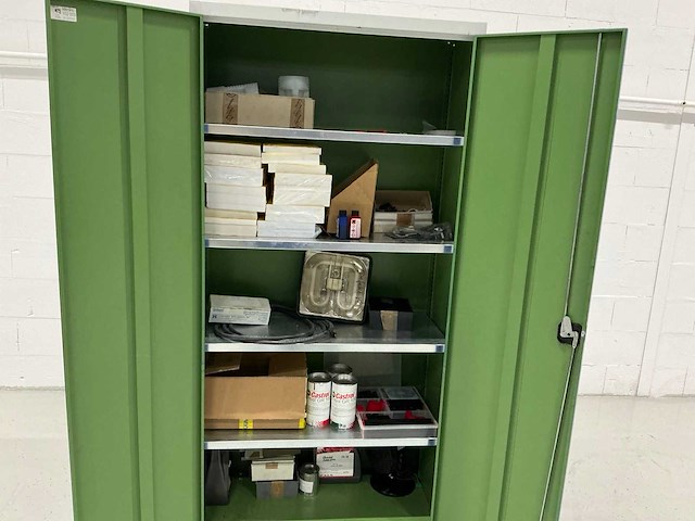 Knecht materiaalkast met inhoud - afbeelding 2 van  6