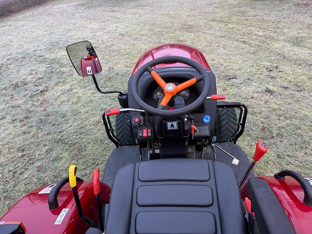 Knegt - 2025 - 304g2 - vierwielaangedreven landbouwtractor - afbeelding 4 van  6