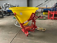 Knegt ms300 kunstmeststrooier / zoutstrooier - afbeelding 1 van  5