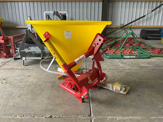 Knegt ms300 kunstmeststrooier / zoutstrooier - afbeelding 1 van  5