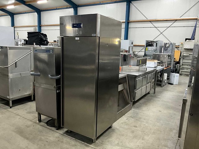 Kønig oas mt 700 rvs vrieskast - afbeelding 1 van  5