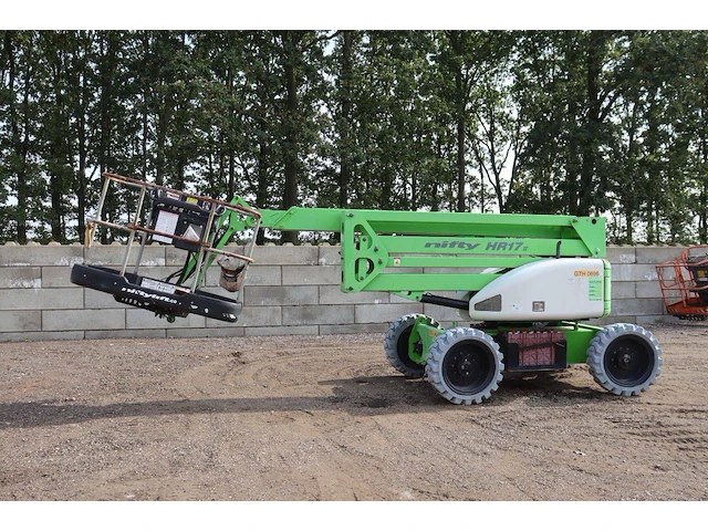 Knikarmhoogwerker niftylift hr17 hybrid mkii elektrisch 225kg 2017 - afbeelding 1 van  1