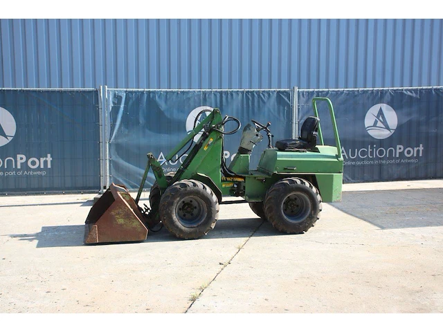 Kniklader striegel 190 dya diesel 27.2kw 2005 - afbeelding 1 van  1